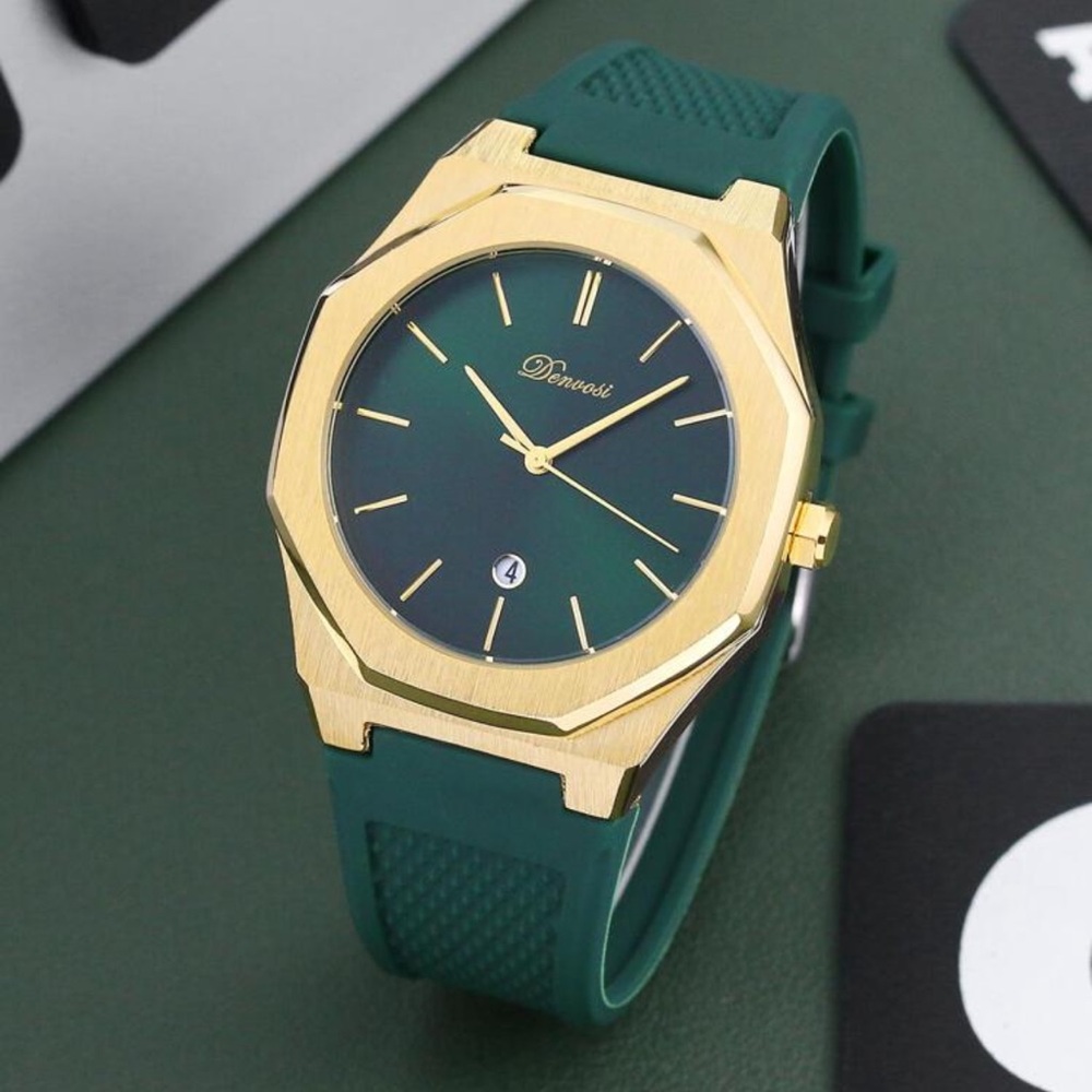 Men Green Round Pointer Date Quartz Watch